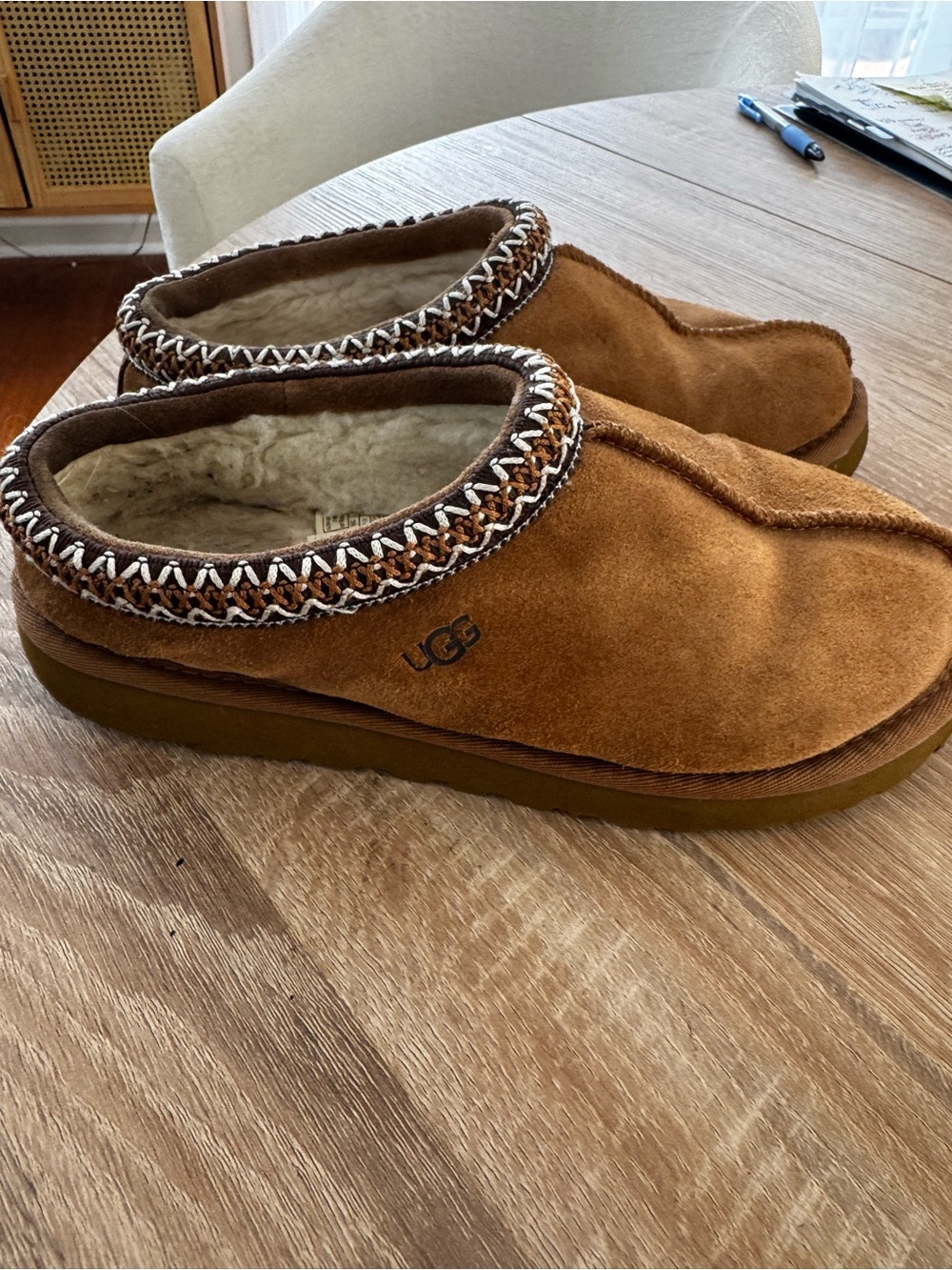 UGG Tasman Slippers Women’s Size 7 Chestnut Suede Shearling Lined Slip On